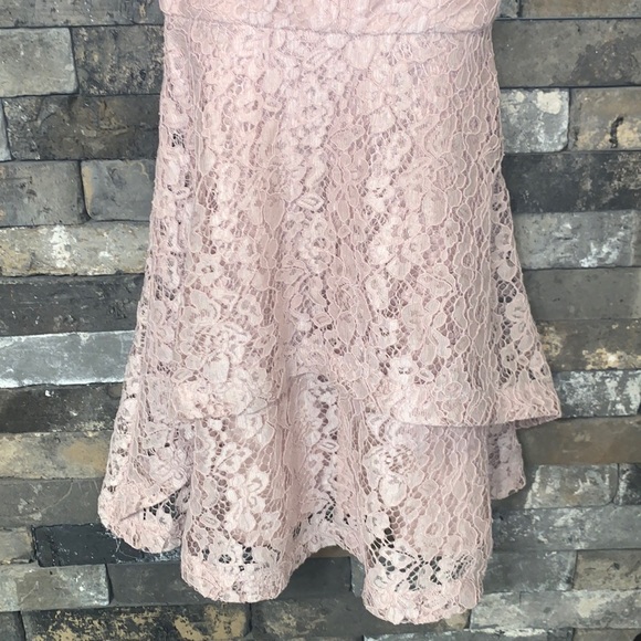 Xtraordinary Lace Dress - Picture 4 of 7